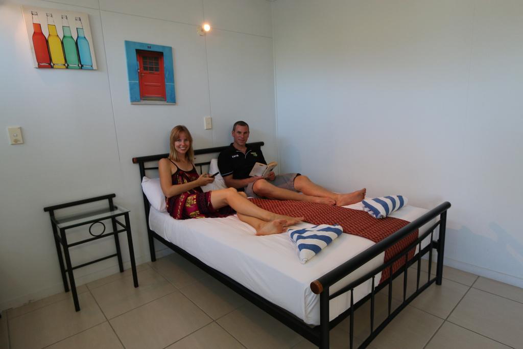 Caravella Backpackers Hostel Cairns Room photo